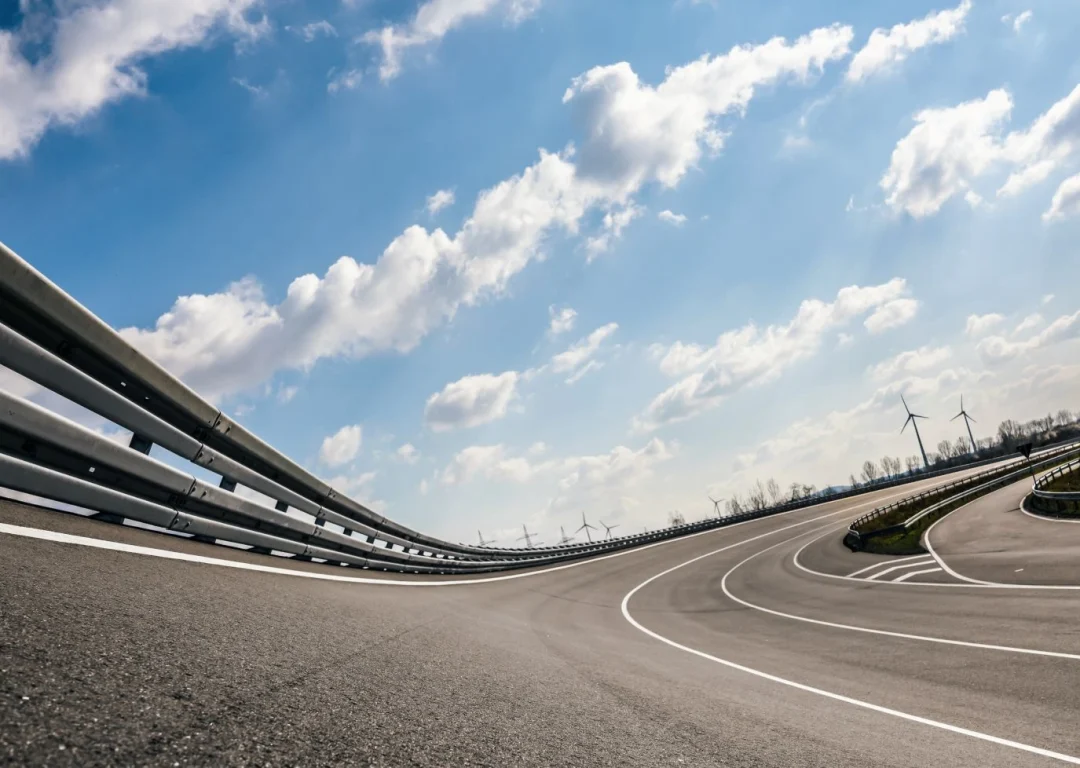 Wide shot of a race track curve.
